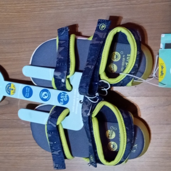 Carter's Shoes Nwt Carters Velcro Sandals Wlight Up Soles Poshmark